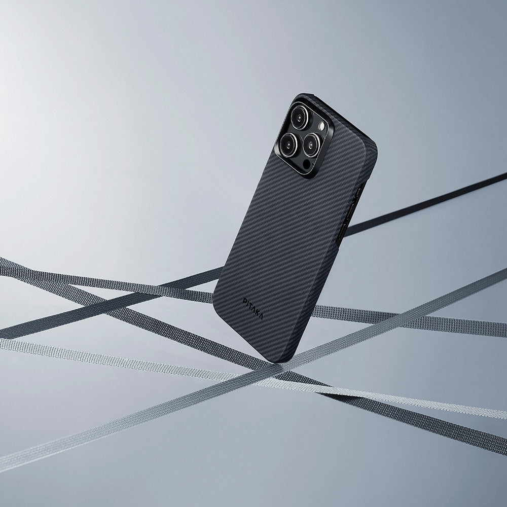 Apple iPhone 15 Pro Max Kılıf M-safe Şarj Özellikli 600D Aramid Fiber Pitaka Ultra-Slim Classic Serisi Black-Grey Twill Kapak