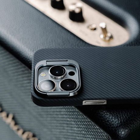 Apple iPhone 15 Pro Max Kılıf M-safe Şarj Özellikli 600D Kevlar Zore Krek Karbon Standlı Kapak