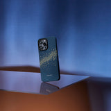 Apple iPhone 15 Pro Max Kılıf M-safe Şarj Özellikli Aramid Fiber Pitaka Tactile Woven Starpeak Serisi Milky Way Galaxy Kapak