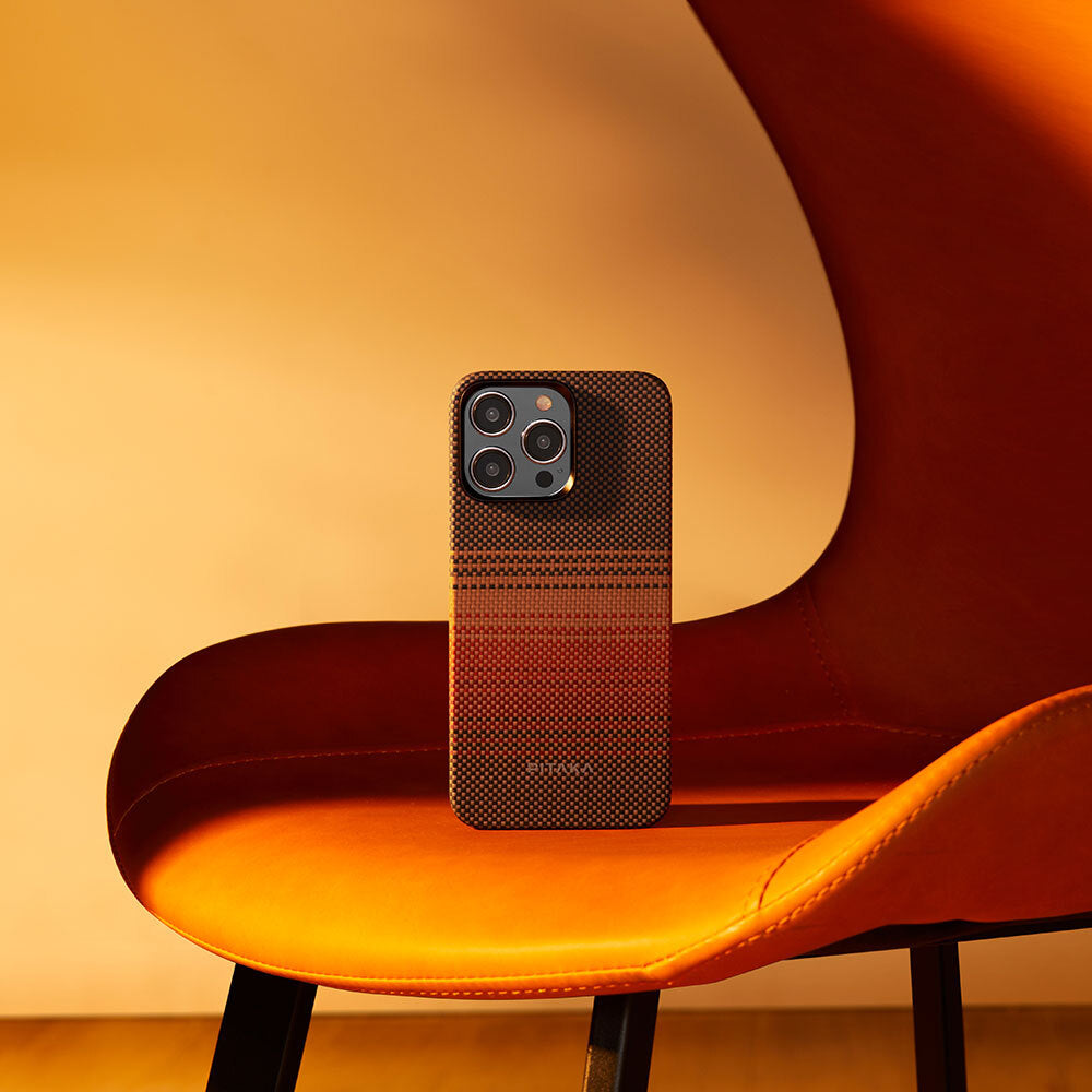 Apple iPhone 15 Pro Max Kılıf M-safe Şarj Özellikli Aramid Fiber Pitaka Tactile Woven Sunset-Moonrise Serisi Sunset Kapak
