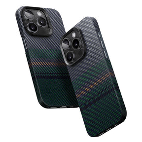 Apple iPhone 15 Pro Max Kılıf M-safe Şarj Özellikli Karbon Fiber Tasarımlı Benks Aurora ArmorAir Kevlar Kapak