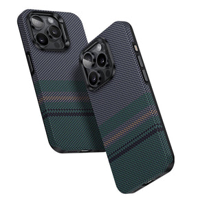 Apple iPhone 15 Pro Max Kılıf M-safe Şarj Özellikli Karbon Fiber Tasarımlı Benks Aurora ArmorPro Kevlar Kapak