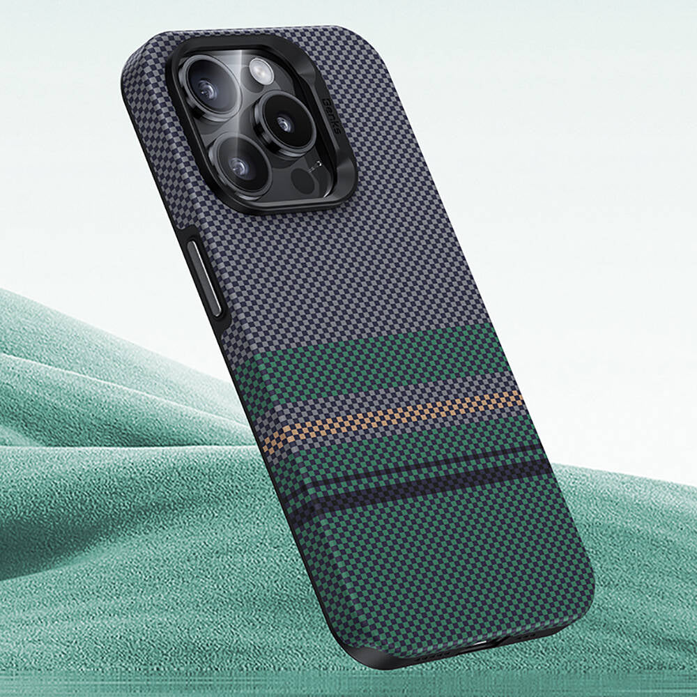 Apple iPhone 15 Pro Max Kılıf M-safe Şarj Özellikli Karbon Fiber Tasarımlı Benks Aurora ArmorPro Kevlar Kapak