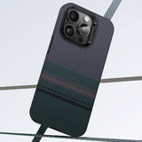 Apple iPhone 15 Pro Max Kılıf M-safe Şarj Özellikli Karbon Fiber Tasarımlı Benks Aurora ArmorPro Kevlar Kapak