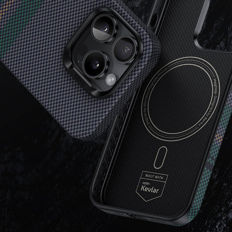 Apple iPhone 15 Pro Max Kılıf M-safe Şarj Özellikli Karbon Fiber Tasarımlı Benks Aurora ArmorPro Kevlar Kapak