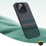 Apple iPhone 15 Pro Max Kılıf M-safe Şarj Özellikli Karbon Fiber Tasarımlı Benks Aurora ArmorPro Kevlar Kapak