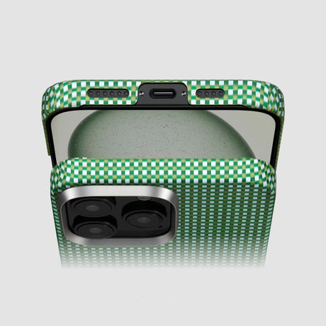 Apple iPhone 16 Kılıf M-safe Şarj Özellikli Aramid Fiber Pitaka Ultra-Slim Classic Serisi Forest Green Kapak