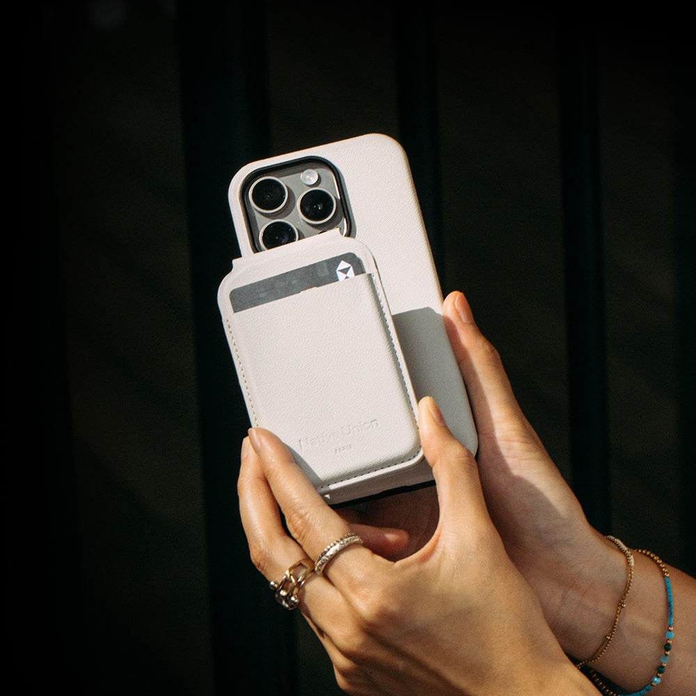 Apple iPhone 16 Pro Kılıf M-safe Şarj Özellikli Deri Görünümlü Native Union 2024 Active Serisi Kapak
