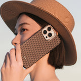 Apple iPhone 16 Pro Kılıf M-safe Şarj Özellikli Raptic Aramid Skin Origin Serisi Kapak