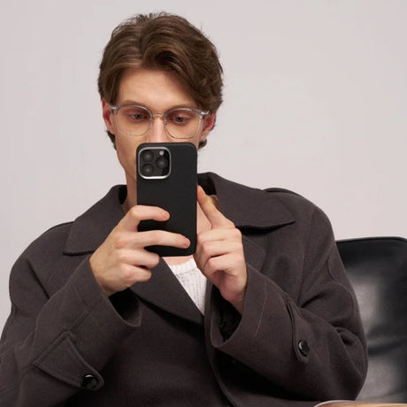 Apple iPhone 16 Pro Kılıf M-safe Şarj Özellikli 600D Aramid Fiber Pitaka Ultra-Slim Classic Serisi Black-Grey Twill Kapak