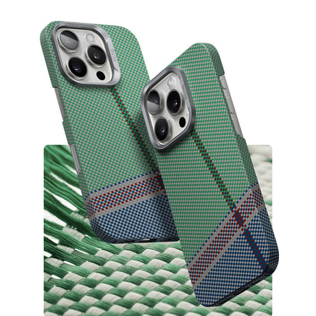 Apple iPhone 16 Pro Kılıf M-safe Şarj Özellikli Karbon Fiber Tasarımlı Benks Passion Green ArmorAir Kevlar Kapak