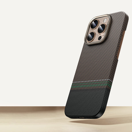 Apple iPhone 16 Pro Kılıf M-safe Şarj Özellikli Karbon Fiber Tasarımlı Benks Prestige ArmorAir Kevlar Kapak