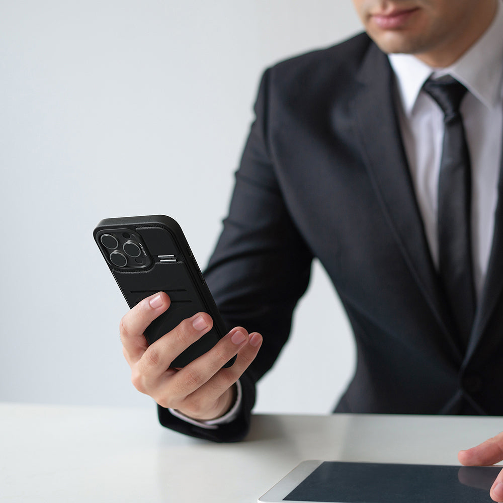 Apple iPhone 16 Pro Kılıf M-safe Şarj Özellikli Raptic Slim Wallet Serisi Deri Görünümlü Kartlıklı Standlı Kapak