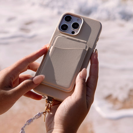 Apple iPhone 16 Pro Kılıf M-safe Şarj Özellikli Soft Arka Yüzey Askı İpli Coehl Muse Kapak