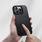 Apple iPhone 16 Pro Max Kılıf Karbon Fiber M-safe Şarj Özellikli Kamera Kontrol Butonlu Benks Hybrid ArmorPro Montage Kevlar Kapak