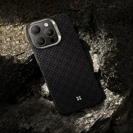 Apple iPhone 16 Pro Max Kılıf M-Safe Şarj Özellikli Benks ArmorAir ArmorGrid Serisi Kevlar Kapak