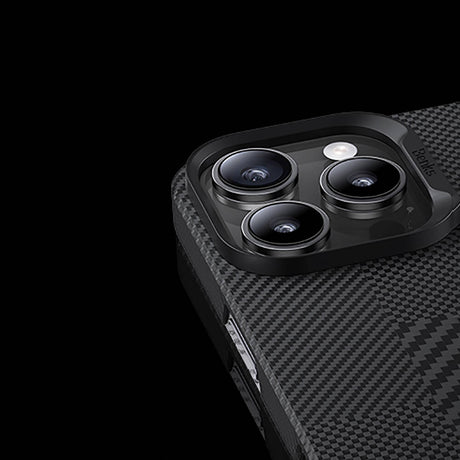 Apple iPhone 16 Pro Max Kılıf M-safe Şarj Özellikli Karbon Fiber Benks Montage ArmorAir Kevlar Kapak