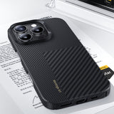 Apple iPhone 16 Pro Max Kılıf Magsafe Şarj Özellikli Karbon Fiber Benks Yeni Seri Montage ArmorAir Kevlar Kapak