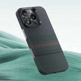 Apple iPhone 16 Pro Max Kılıf M-safe Şarj Özellikli Karbon Fiber Tasarımlı Benks Aurora ArmorAir Kevlar Kapak