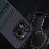 Apple iPhone 16 Pro Max Kılıf M-safe Şarj Özellikli Karbon Fiber Tasarımlı Benks Aurora ArmorPro Kevlar Kapak