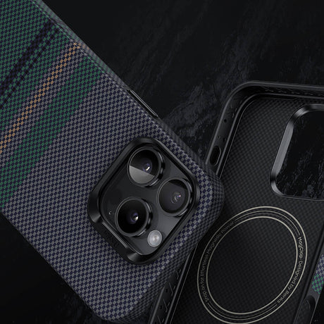 Apple iPhone 16 Pro Max Kılıf M-safe Şarj Özellikli Karbon Fiber Tasarımlı Benks Aurora ArmorPro Kevlar Kapak