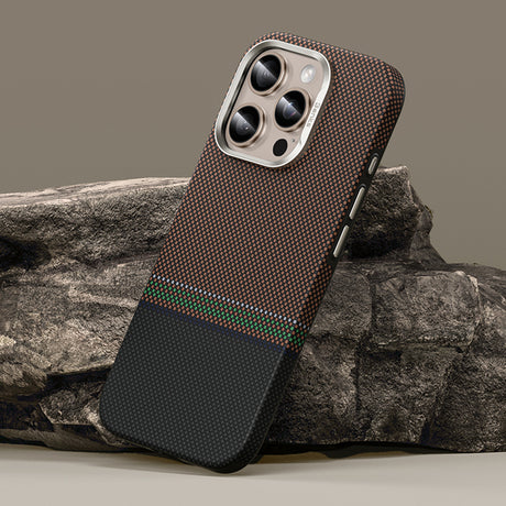 Apple iPhone 16 Pro Max Kılıf M-safe Şarj Özellikli Karbon Fiber Tasarımlı Benks Prestige ArmorPro Kevlar Kapak