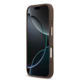 Apple iPhone 17 Kılıf Guess Orjinal Lisanslı M-safe Şarj Özellikli Gold Metal Kamera Çerçeveli PU Deri 4G Desenli Yazı Logolu Kapak