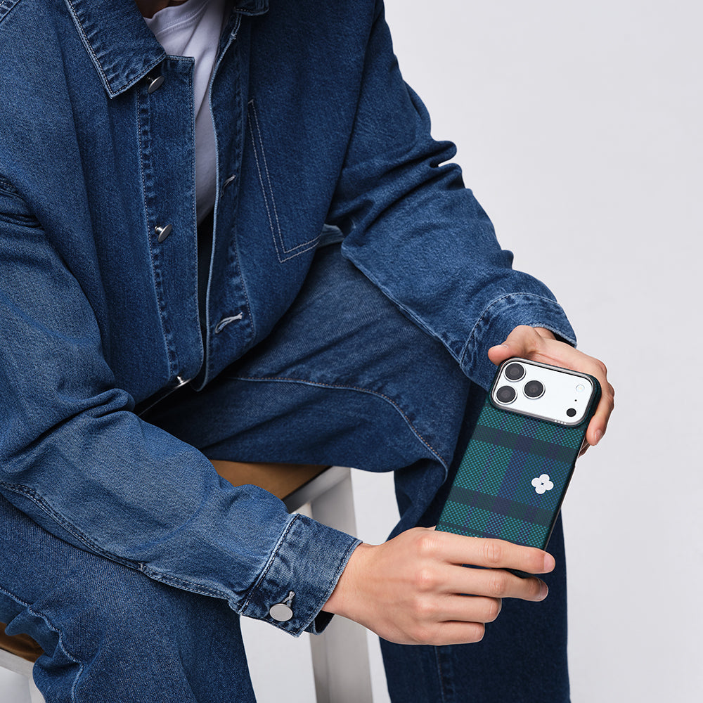 Apple iPhone 17 Pro Kılıf M-safe Şarj Özellikli Aramid Karbon Fiber Pitaka Flora in Grid Serisi Kapak