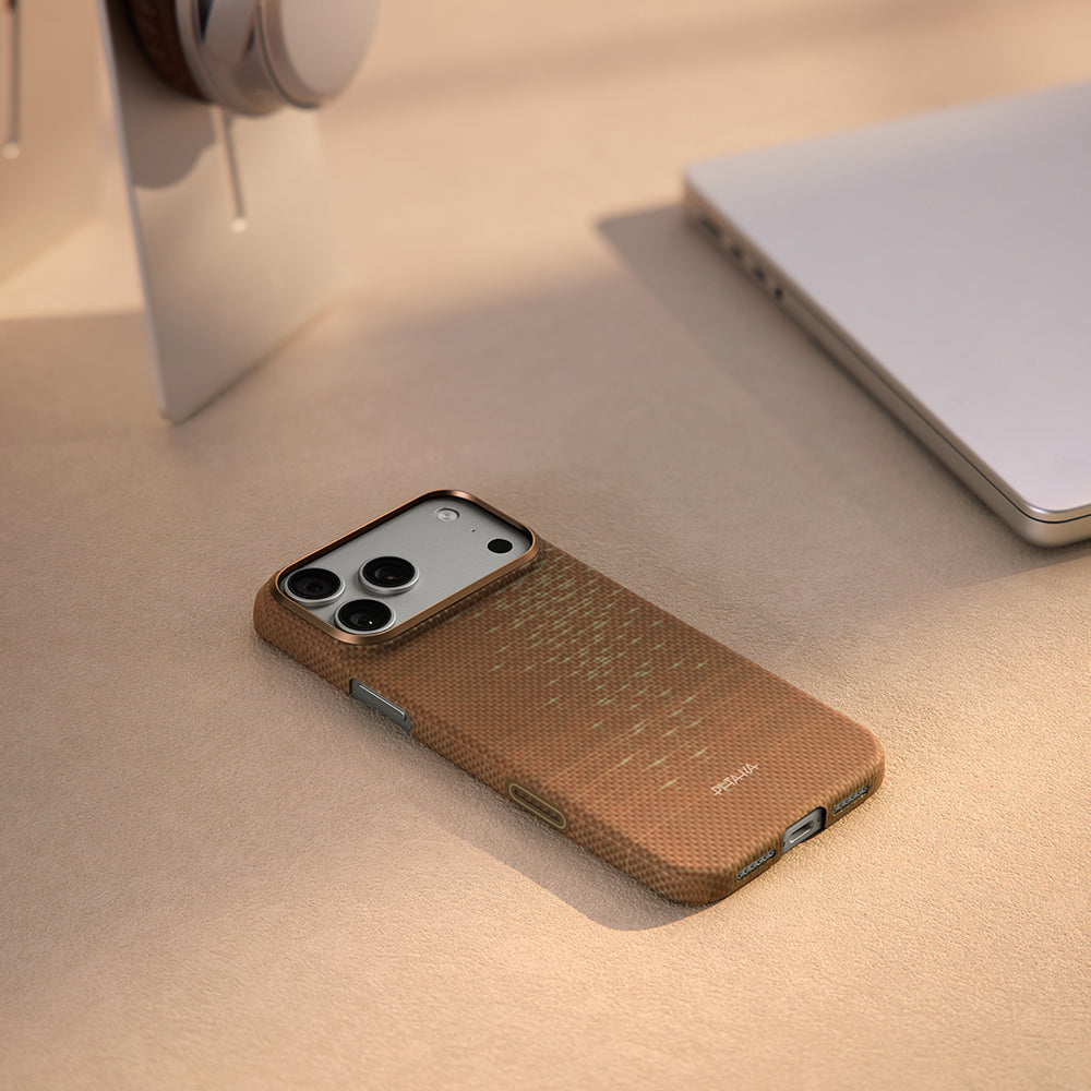 Apple iPhone 17 Pro Kılıf M-safe Şarj Özellikli Aramid Fiber Pitaka Glints of Gold Ultra Slim Serisi Kapak