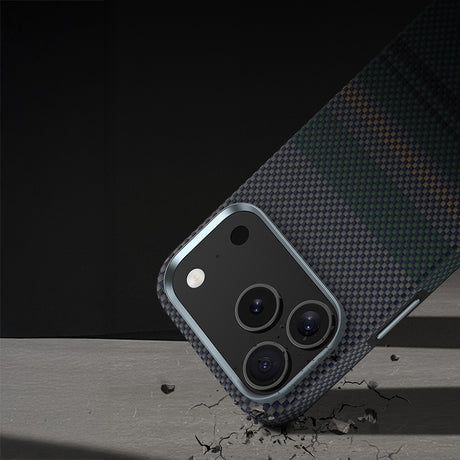 Apple iPhone 17 Pro Kılıf M-safe Şarj Özellikli Karbon Fiber Tasarımlı Benks Aurora ArmorPro Kevlar Kapak