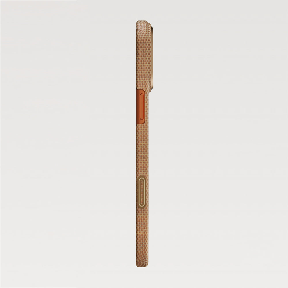 Apple iPhone 17 Pro Max Kılıf M-safe Şarj Özellikli Aramid Fiber Pitaka Glints of Gold Ultra Slim Serisi Kapak