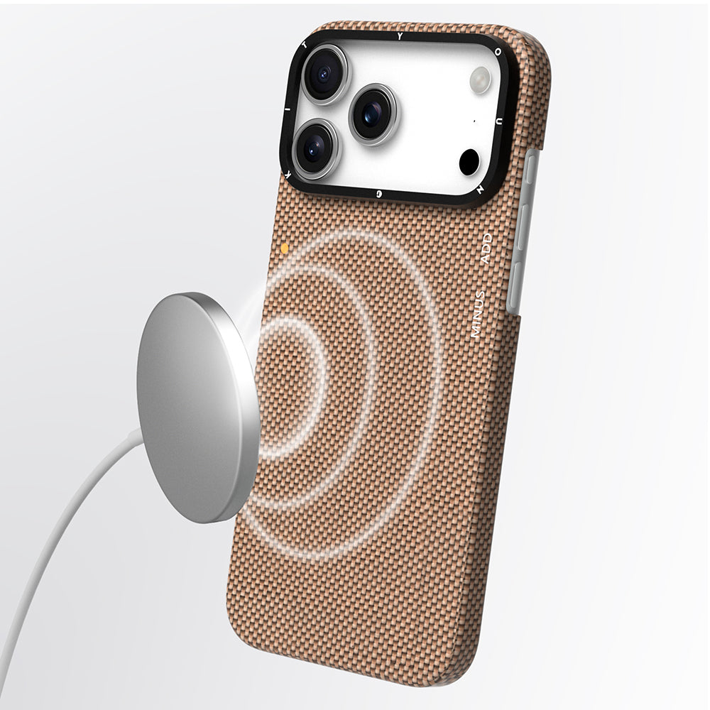 Apple iPhone 17 Pro Max Kılıf M-safe Şarj Özellikli Aramid Fiber Youngkit 1500D Kevlar Extreme Wing Titanyum-Gold Serisi Kapak