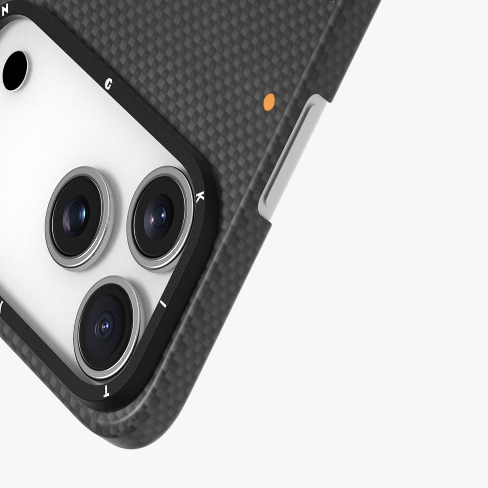 Apple iPhone 17 Pro Max Kılıf M-safe Şarj Özellikli Aramid Fiber Youngkit 1500D Kevlar Extreme Wing Titanyum-Gold Serisi Kapak