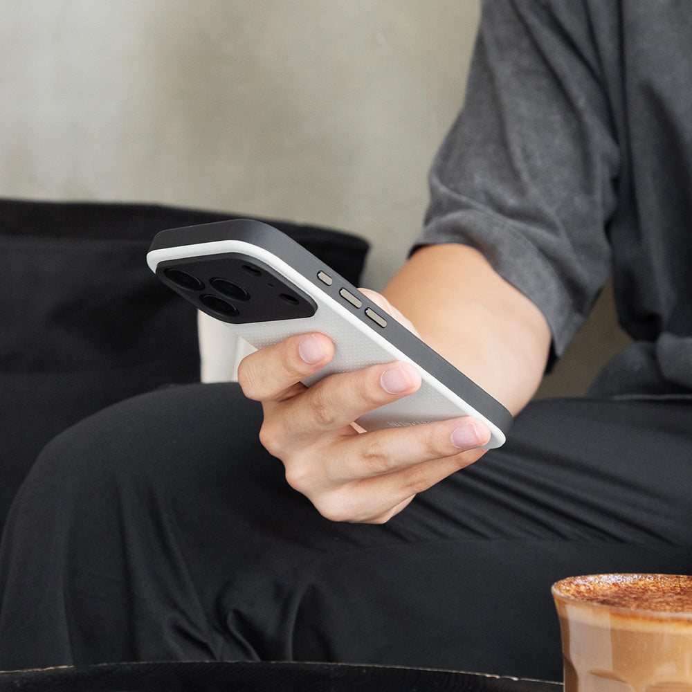 Apple iPhone 17 Pro Max Kılıf M-safe Şarj Özellikli Deri Dokulu Native Union 2025 Active Serisi Kapak