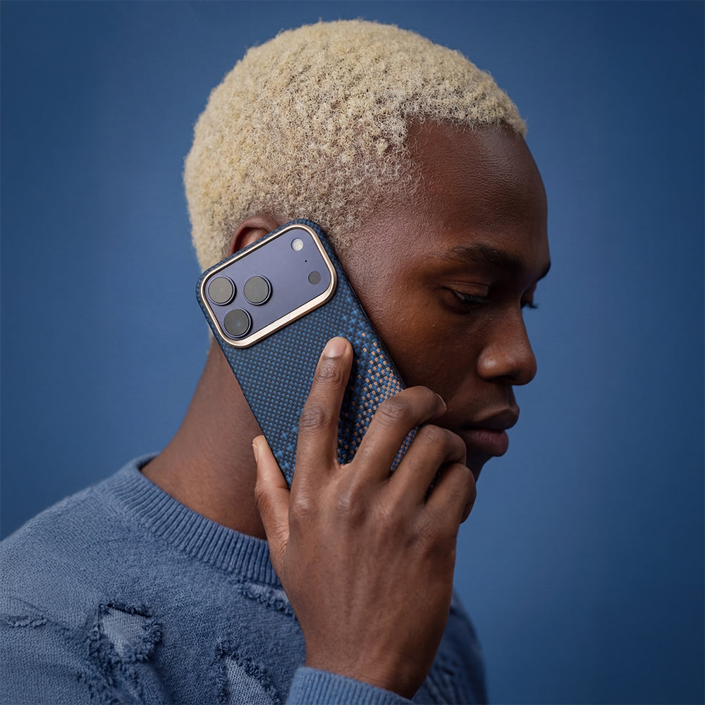 Apple iPhone 17 Pro Max Kılıf M-safe Şarj Özellikli Raptic Aramid Skin Serenity Serisi Karbon Kapak