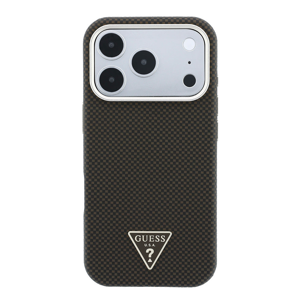 Apple iPhone 18 Pro Kılıf Guess Orjinal Lisanslı M-safe Şarj Özellikli PU Metal Üçgen Logolu Karbon Fiber Kevlar Kapak
