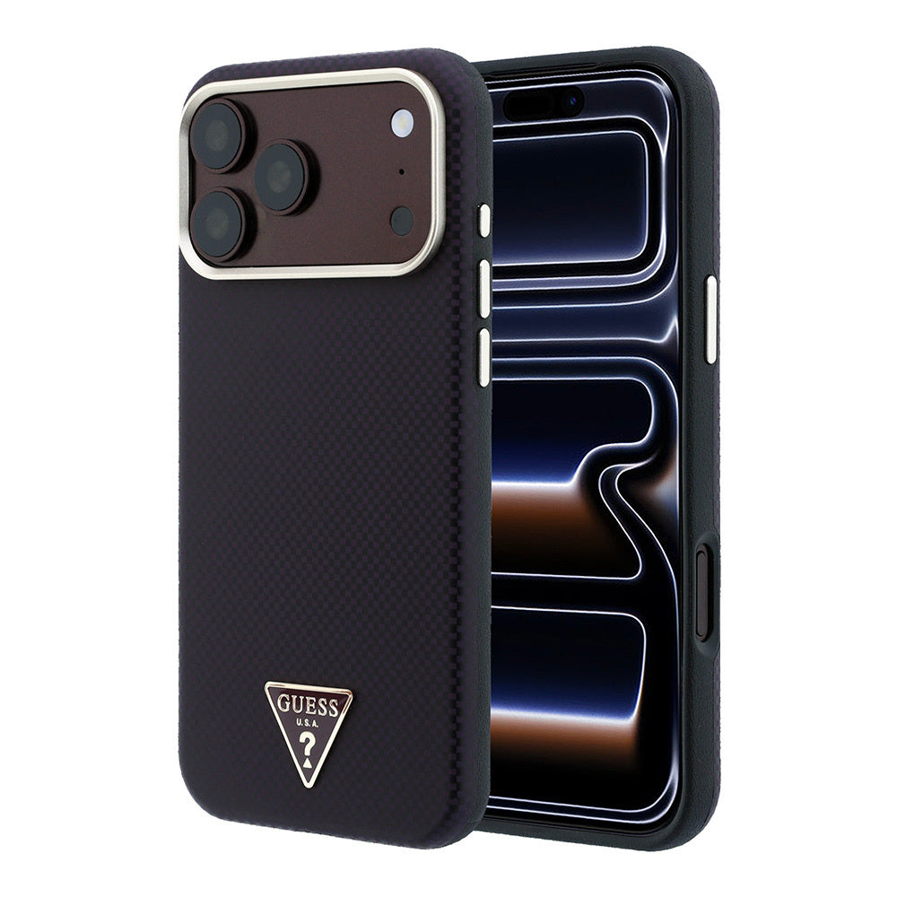 Apple iPhone 18 Pro Kılıf Guess Orjinal Lisanslı M-safe Şarj Özellikli PU Metal Üçgen Logolu Karbon Fiber Kevlar Kapak