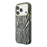 Apple iPhone 18 Pro Kılıf Guess Orjinal Lisanslı M-safe Şarj Özellikli Üçgen Logolu Zebra Desenli Silikon Kapak