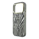Apple iPhone 18 Pro Kılıf Guess Orjinal Lisanslı M-safe Şarj Özellikli Üçgen Logolu Zebra Desenli Silikon Kapak