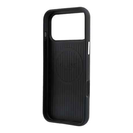 Apple iPhone 18 Pro Max Kılıf Guess Orjinal Lisanslı M-safe Şarj Özellikli PU Metal Üçgen Logolu Karbon Fiber Kevlar Kapak