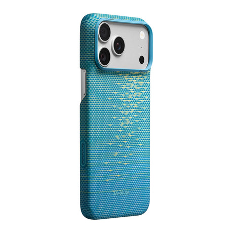 Apple iPhone 18 Pro Max Kılıf M-safe Şarj Özellikli Aramid Karbon Fiber Pitaka Glints of Gold Ultra Slim Serisi Kapak