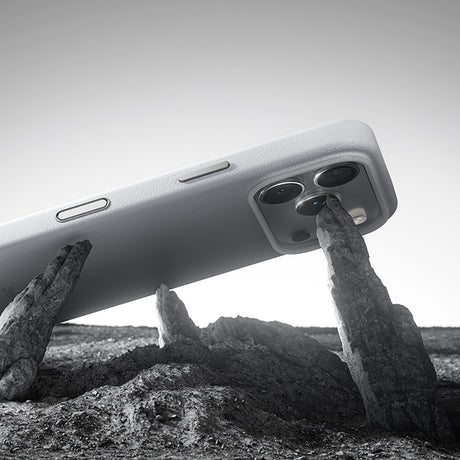 Apple iPhone 18 Pro Max Kılıf M-safe Şarj Özellikli Çizilmeye Dayanıklı Benks VitaPro Serisi PU Deri Kapak