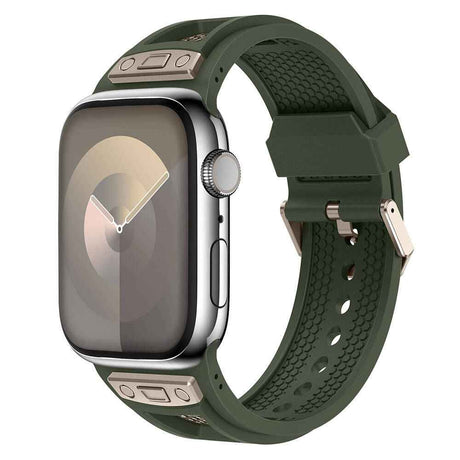 Apple Watch 44mm Zore KRD-117 Hava Alabilen Delikli Metal Süslemeli Desenli Silikon Kordon