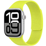 Apple Watch 7 41mm Zore KRD-136 Kabartma Desenli Silikon Kordon