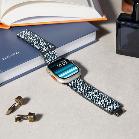 Apple Watch Serisi Uyumlu Aramid Fiber ve Karbon Fiber Pitaka Dreamland ChromaCarbon Serisi Mosaic Universal Kordon