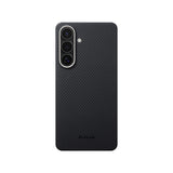 Galaxy S26 Plus Kılıf M-safe Şarj Özellikli 600D Aramid Karbon Fiber Pitaka Edge Serisi Black-Grey Twill Kapak