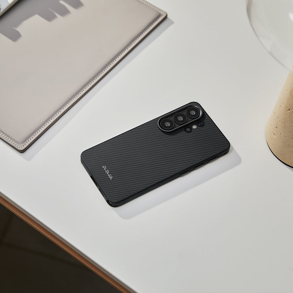 Galaxy S26 Ultra Kılıf M-safe Şarj Özellikli 600D Aramid Karbon Fiber Pitaka Cairn Serisi Black-Grey Twill Kapak