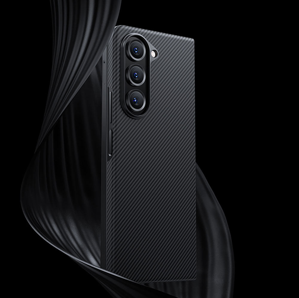 Galaxy Z Fold 5 Kılıf M-safe Özellikli Karbon Fiber Benks Essential 600D Kevlar Kapak