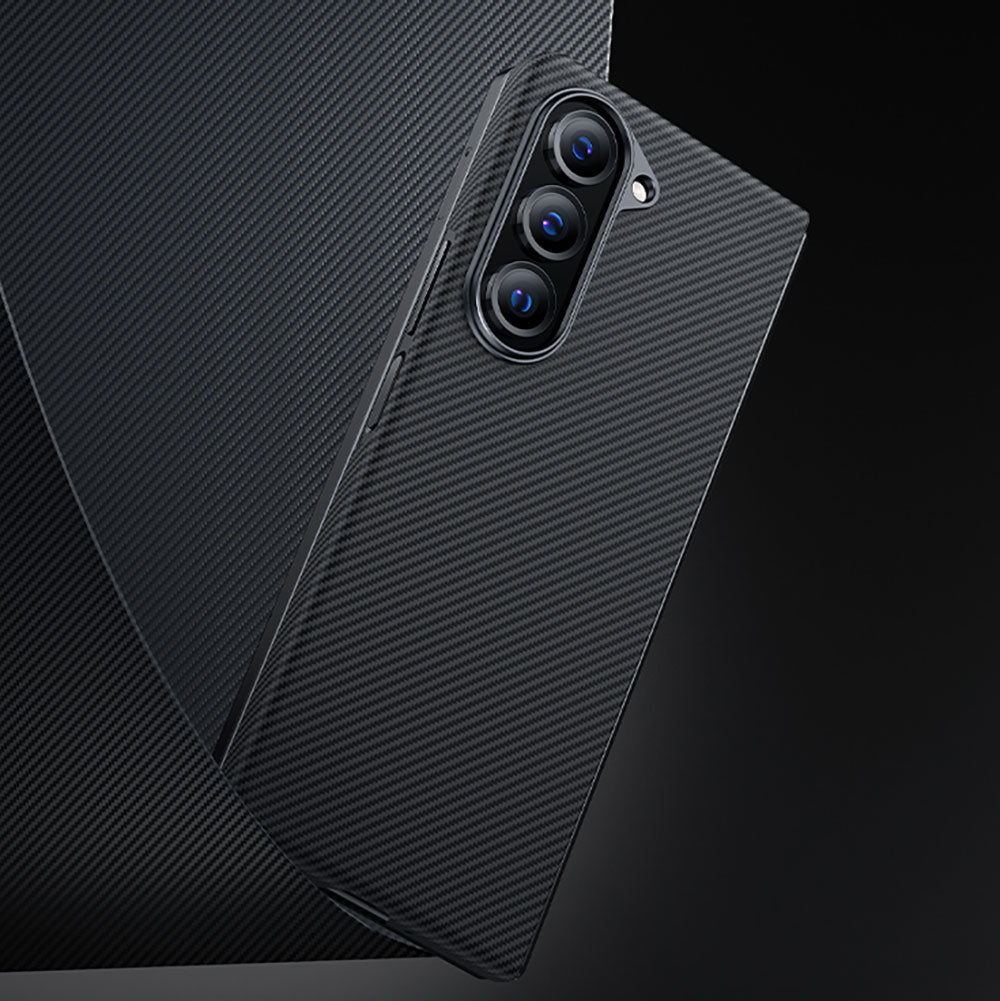 Galaxy Z Fold 5 Kılıf M-safe Özellikli Karbon Fiber Benks Essential 600D Kevlar Kapak