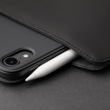 Native Uninon Stow Slim Serisi Su Geçirmez 12.9 inç Tablet Çantası